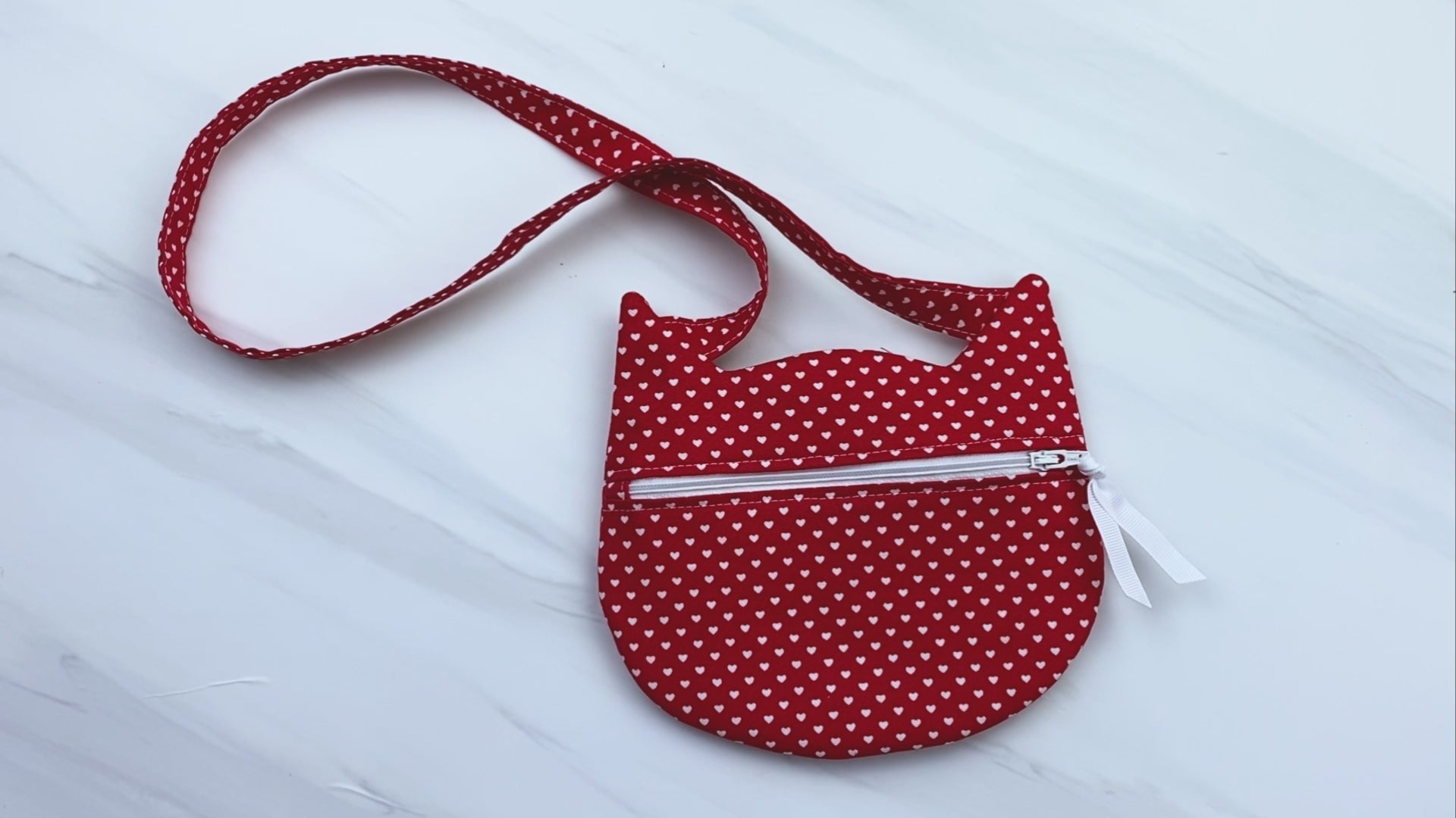 Zippered kitty cat purse pdf sewing pattern tutorial DIY, aloha sewing company, how to sew a cat purse, things to sew for cats Video