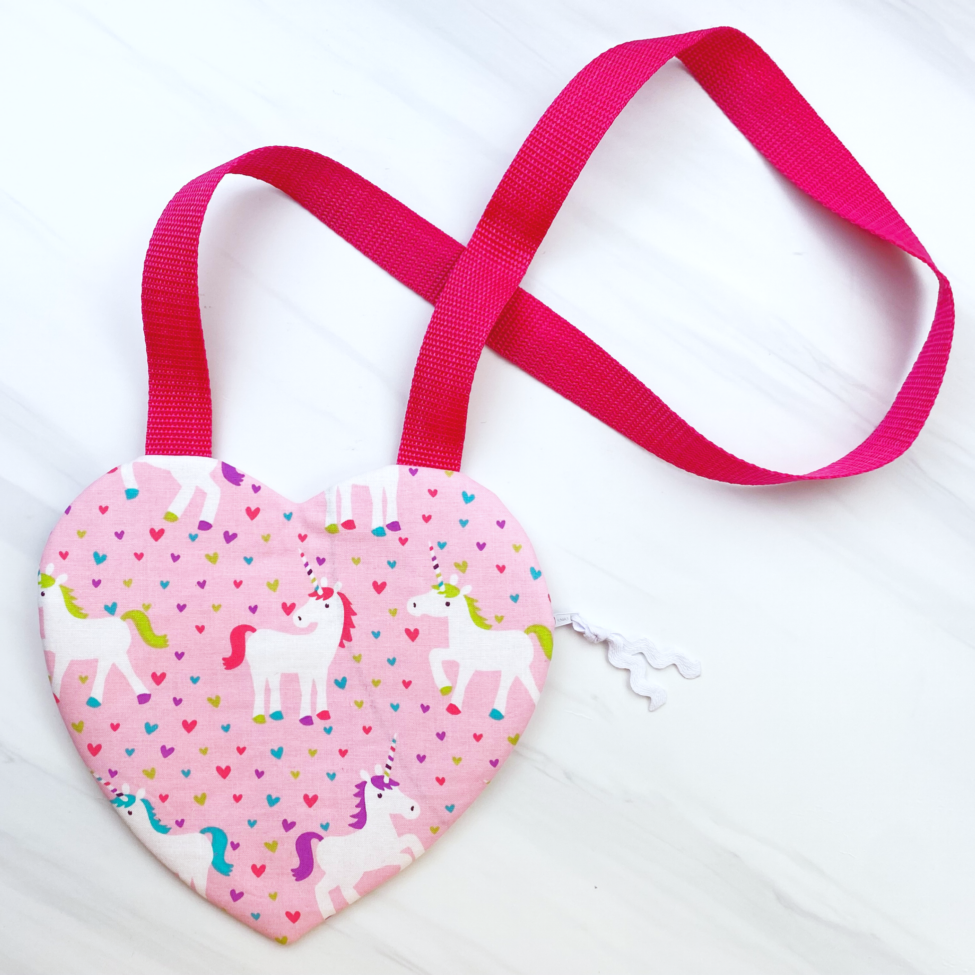 How to sew an easy beginners heart shaped purse or zipper pouch for toddlers girls Valentine’s Day sewing projects by aloha sewing company