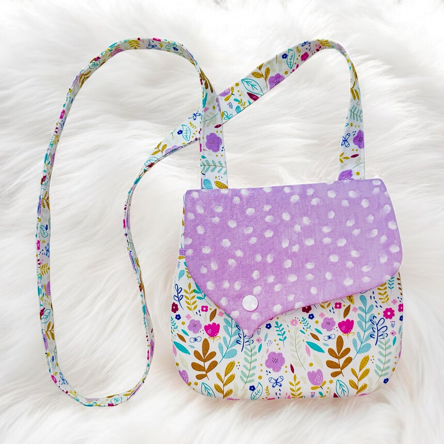 Easy Girls Purse Sewing Pattern, Crossbody, Aloha Sewing Company, How to sew a childrens purse, pdf printable sewing pattern for beginners, DIY gift to sew, sew and sell, quick and easy