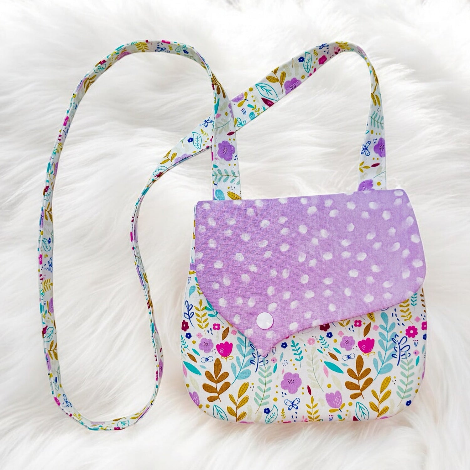 Easy Girls Purse Sewing Pattern, Crossbody, Aloha Sewing Company, How to sew a childrens purse, pdf printable sewing pattern for beginners, DIY gift to sew, sew and sell, quick and easy