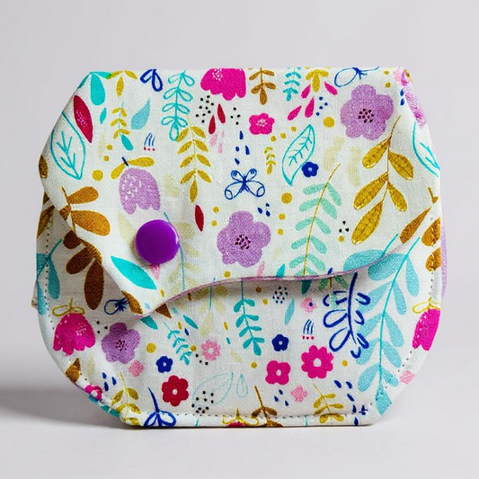 Free printable card wallet sewing pattern with easy video tutorial for beginners – perfect for kids or women, made using scrap fabric.
