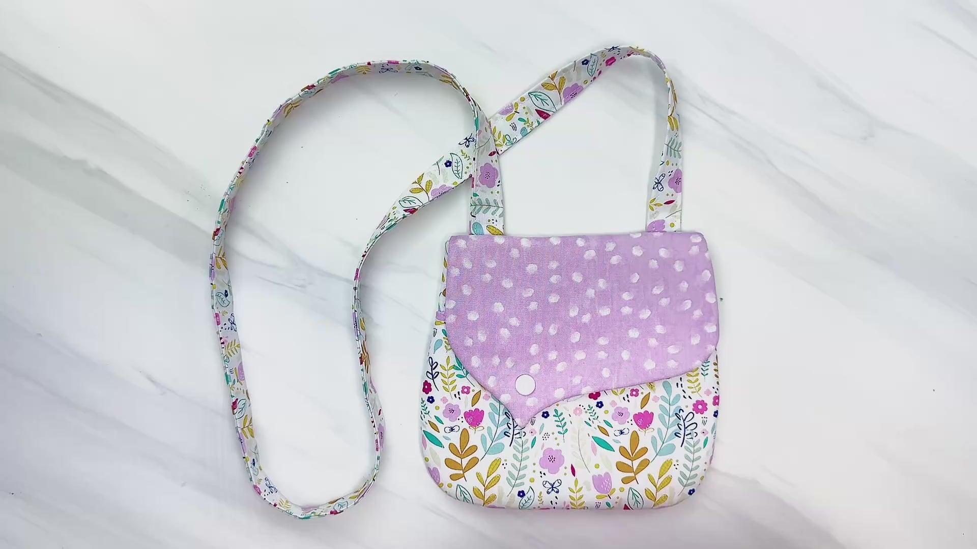 Easy Girls Purse Sewing Pattern, Crossbody, Aloha Sewing Company, How to sew a childrens purse, pdf printable sewing pattern for beginners, DIY gift to sew, sew and sell, quick and easy, sewing tutorial video